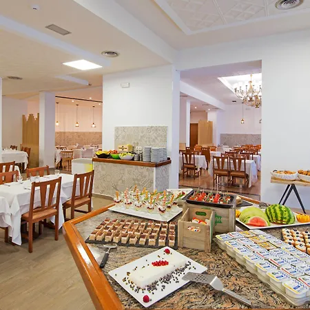 فندق Lloret Santa Rosa By Pierre & 4*