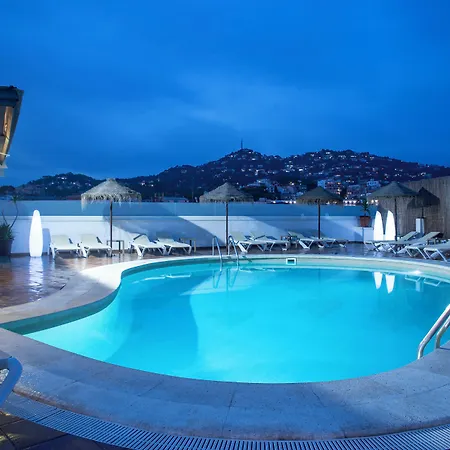 Lloret Santa Rosa By Pierre & 4* يوريت دي مار