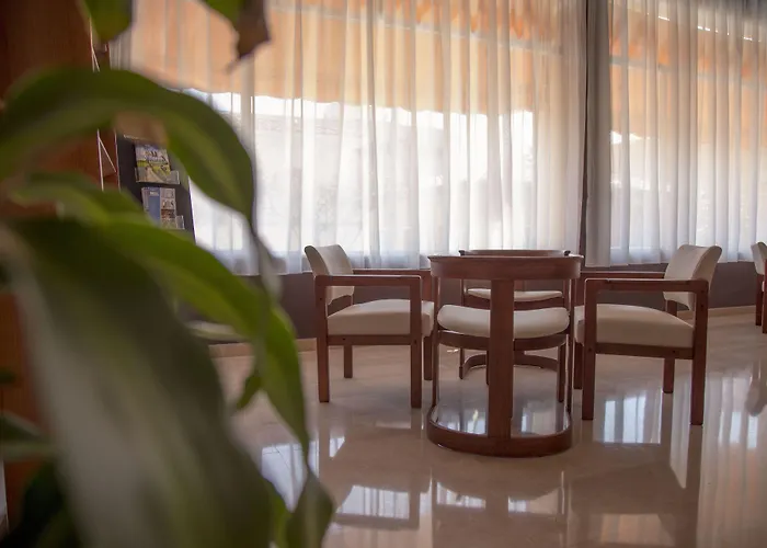 Отель Lloret Santa Rosa By Pierre &