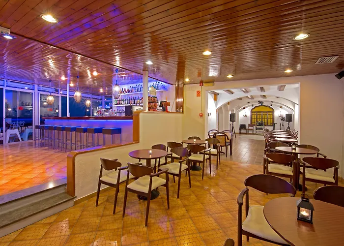 Отель Lloret Santa Rosa By Pierre & 4*