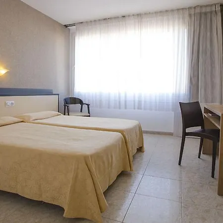 Lloret Santa Rosa By Pierre & 4* يوريت دي مار