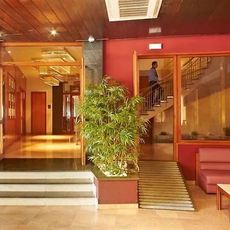 Lloret Santa Rosa By Pierre & 4* يوريت دي مار