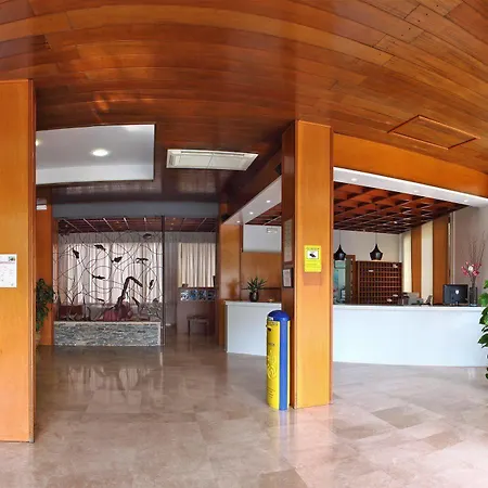 Lloret Santa Rosa By Pierre & 4* يوريت دي مار